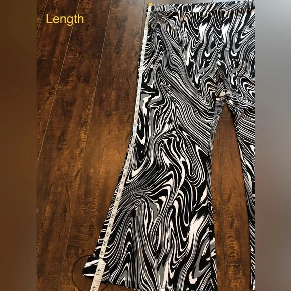 Bar III Plus Size Swirl-Print Flare-Leg Pants, Size 4X Black & White NWT - Picture 11 of 13